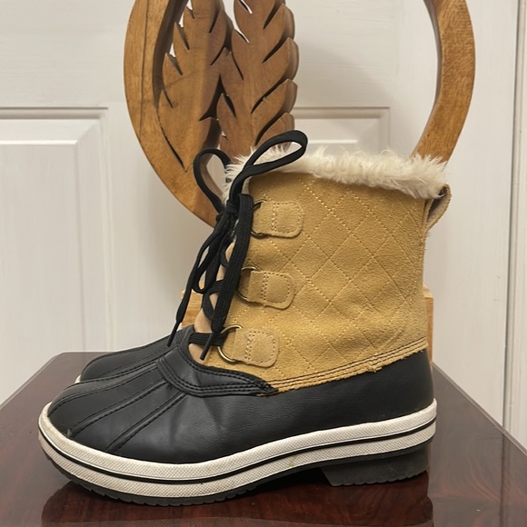 TARGET Faux Duck Lace-up Boots - 9 (blue & tan) - Picture 1 of 8